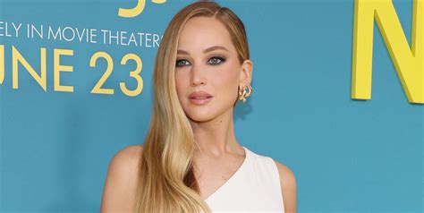 is jennifer lawrence nude in her new movie|Jennifer Lawrence talks about filming her nude scene。